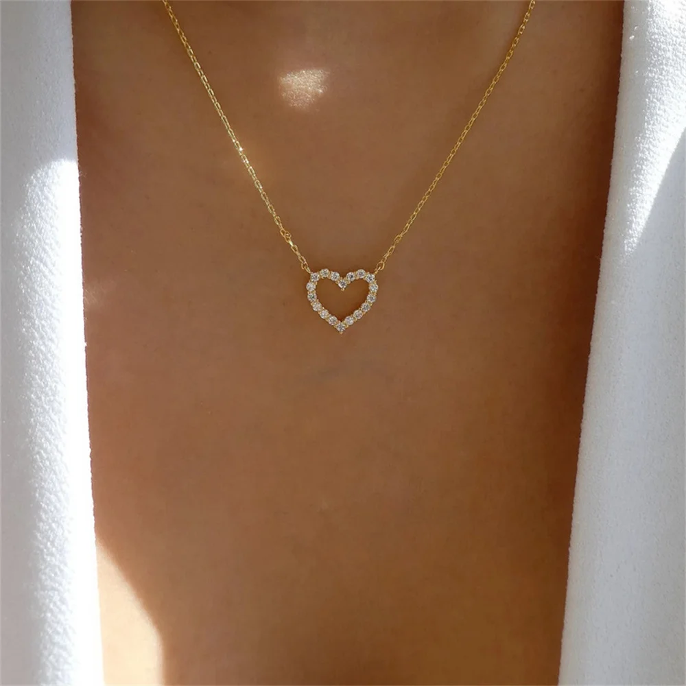 Valentine Day Kpop Crystal Hollow Love Pendant Necklace Romantic Zircon Simple Necklace For Women Trendy Jewelry Accessories